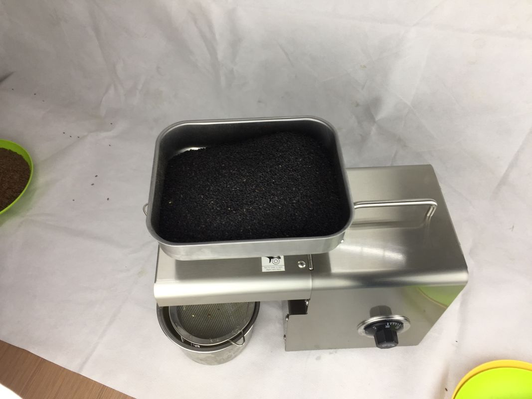 Machine de petite taille de presse d'huile de ménage 2 ou 3 kg/h heures de la capacité 460*260*360mm