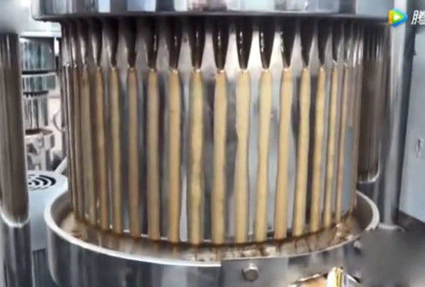 Équipement de traitement efficace de l'huile de cuisson Machine de presse à huile à vendre à chaud Machine d'extraction d'huile de noix